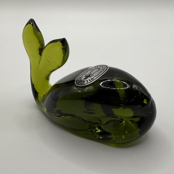 Vintage Pilgrim Handblown Glass Whale Paperweight - Picture 3 of 8